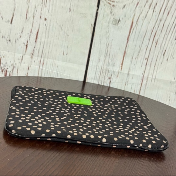 Kate Spade New York Black and Cream Polka Dot Lap Top Sleeve EUC - Picture 10 of 12